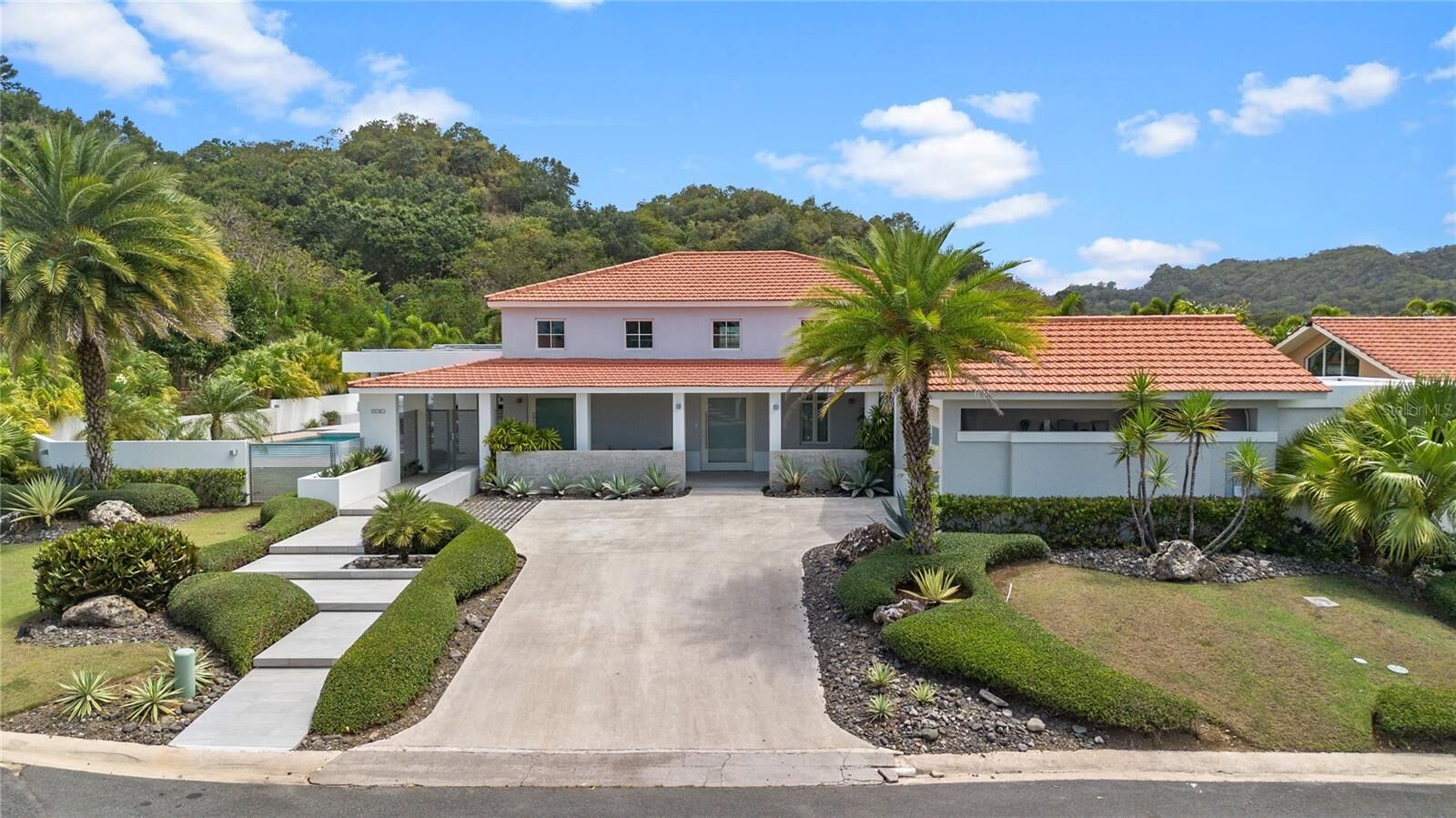 Property Photo: 530 Camino De Guillarte PR 00646