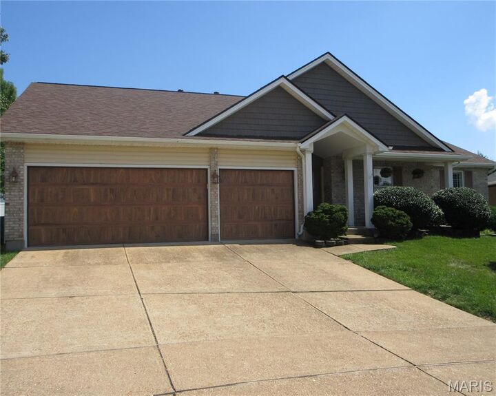 Property Photo: 3122 Piney Pointe Drive MO 63129