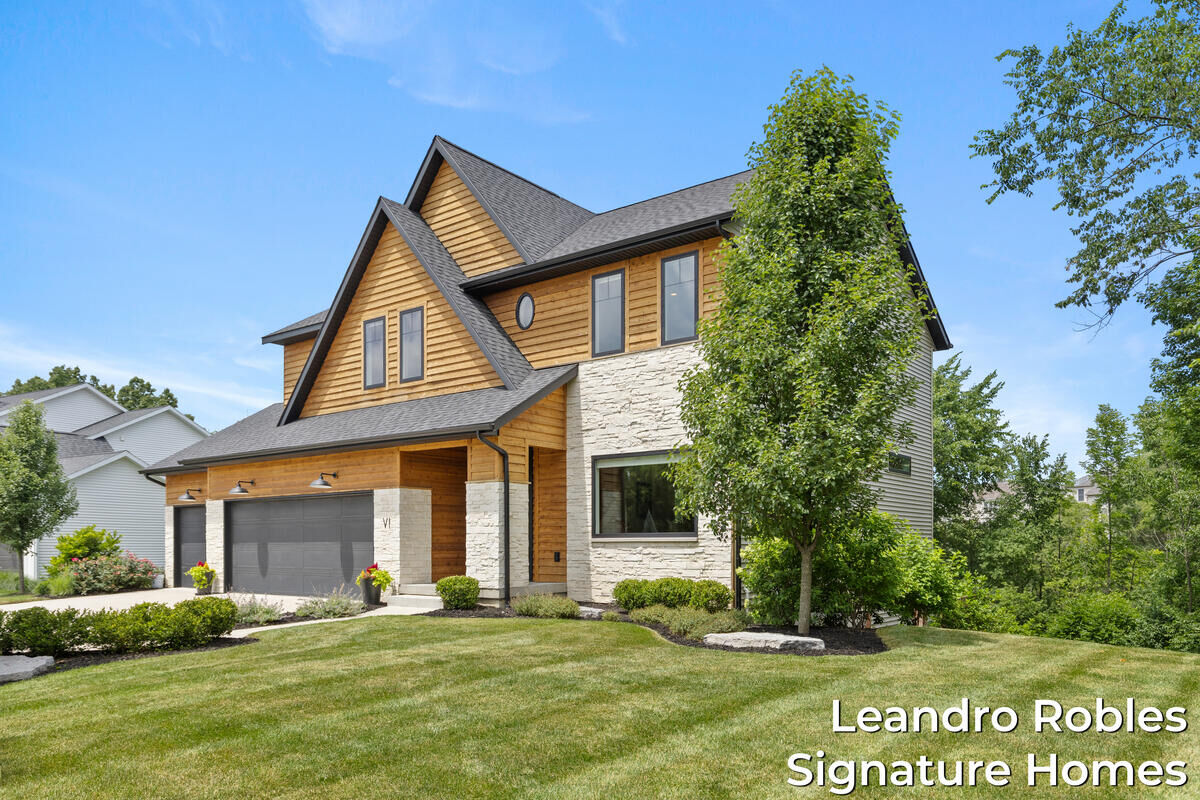 Property Photo: 6 Fox Point Court NE MI 49301