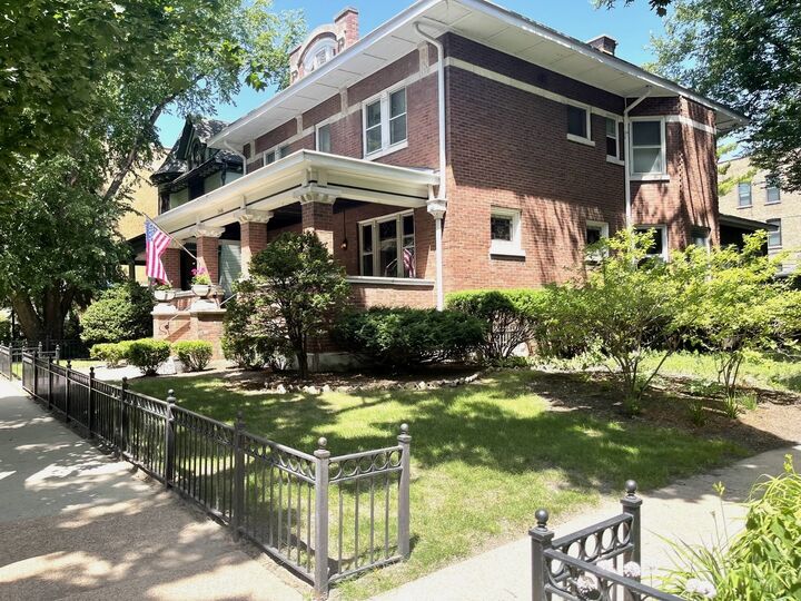 Property Photo:  1446 W Summerdale Avenue W  IL 60640 