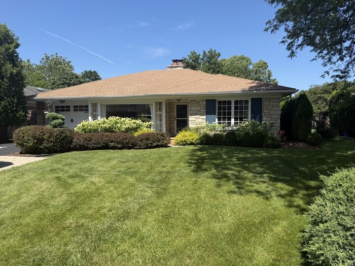 Property Photo:  6618 N Lightfoot Avenue  IL 60646 