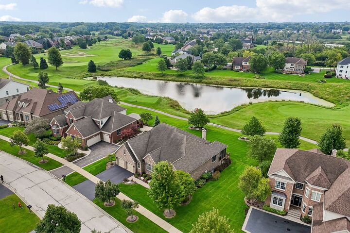 Property Photo: 14 Championship Parkway IL 60047