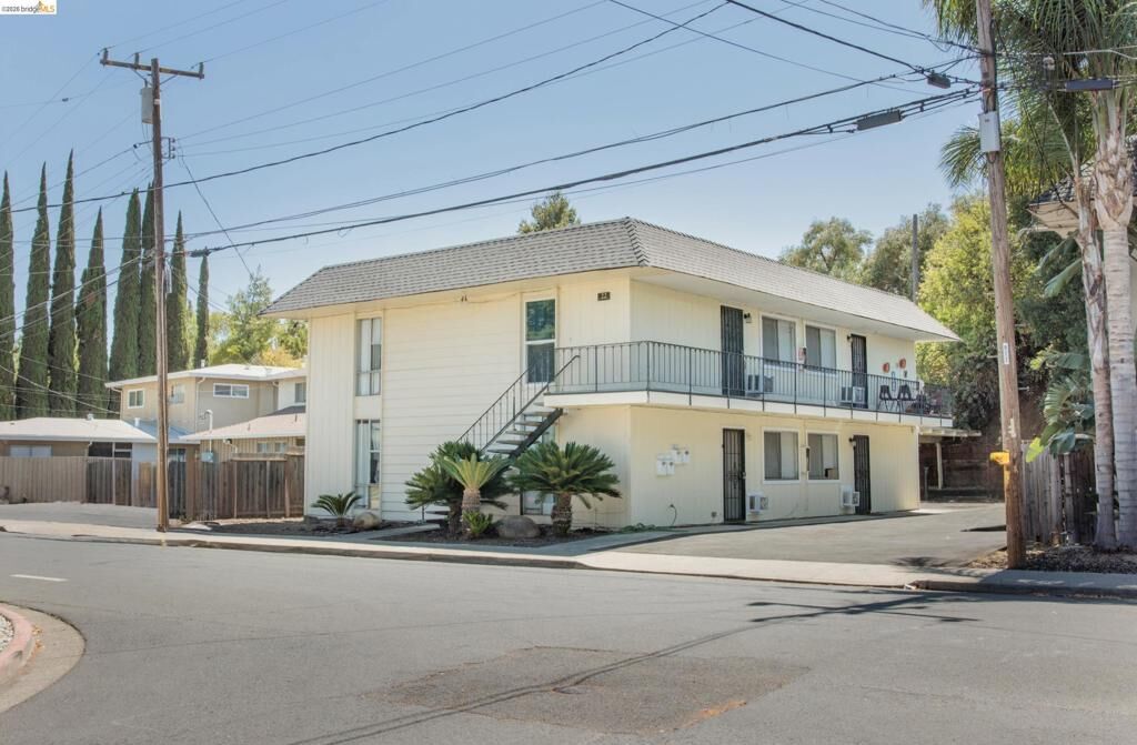 Property Photo:  22 S Lake Dr  CA 94509 