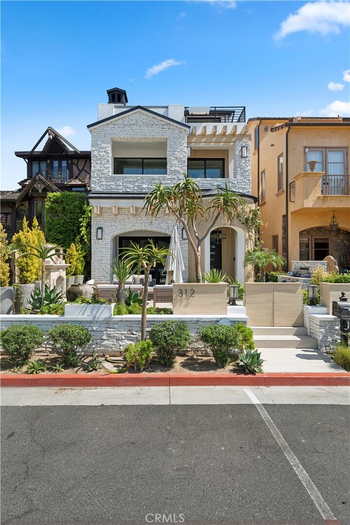 Property Photo:  312 Carnation Avenue  CA 92625 