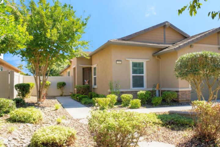 Property Photo: 1242 Shady Pines Street CA 95336