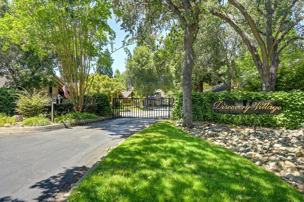 Property Photo:  1815 Discovery Village Lane  CA 95670 