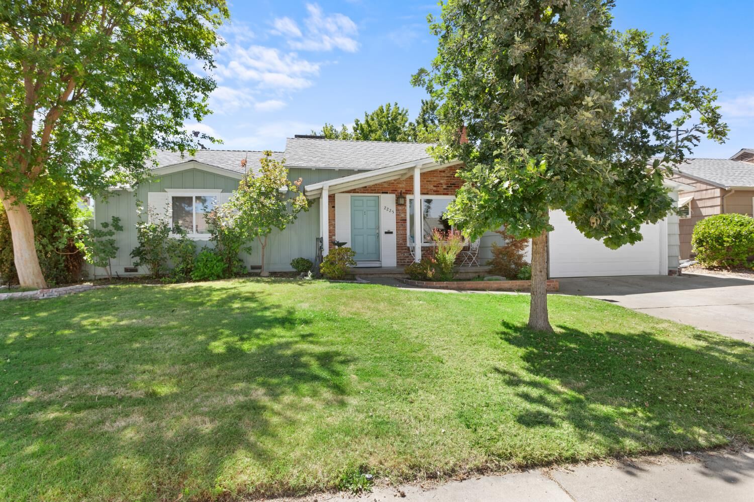 Property Photo: 2225 Landon Lane CA 95825