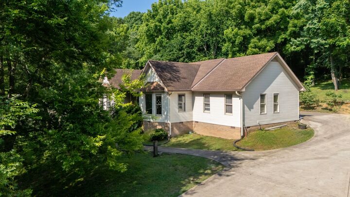 Property Photo: 1440 College Park Dr TN 38401