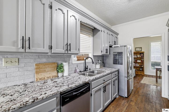 Property Photo:  3705 Pegram Circle  LA 71201 