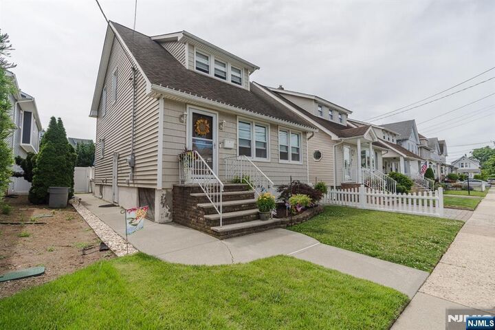 Property Photo: 334 Travers Place NJ 07071