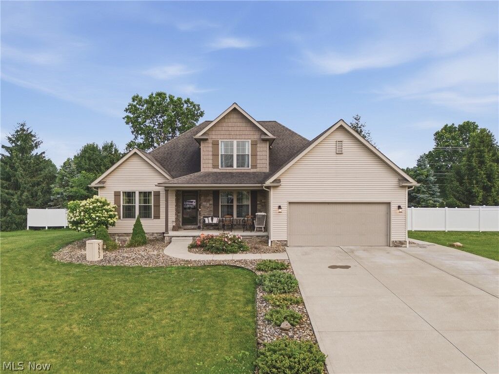 Property Photo:  5852 Sky Ridge Avenue NE  OH 44641 