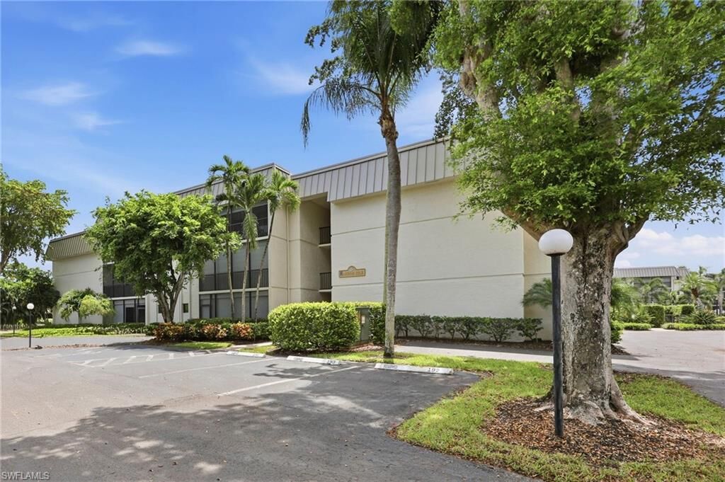 Property Photo: 788 Park Shore Dr H39 FL 34103