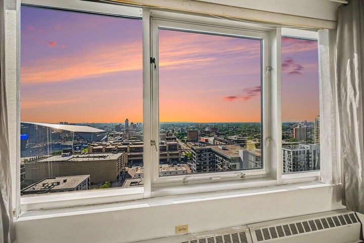 Property Photo: 431 S 7th Street 2610 MN 55415