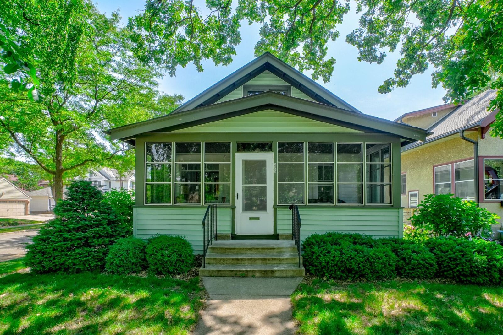 Property Photo:  3301 47th Avenue S  MN 55406 