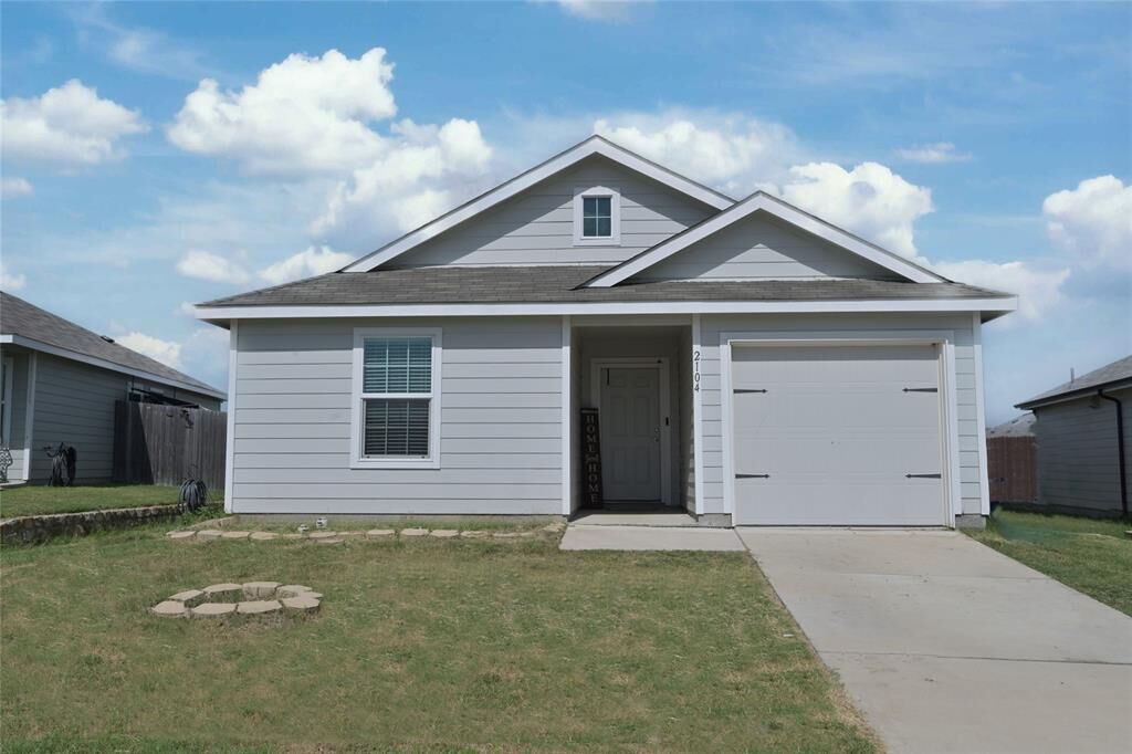 Property Photo: 2104 Mackinac Lane TX 75114