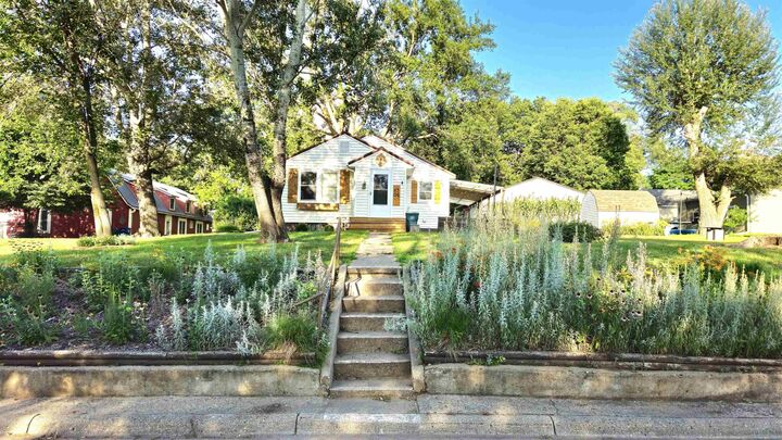 Property Photo:  1308 Ave M  IA 51023 