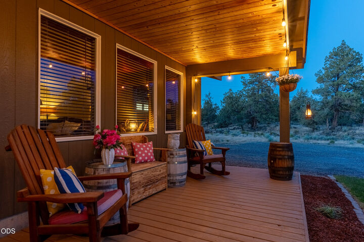 Property Photo: 16248 SW Quail Road OR 97760