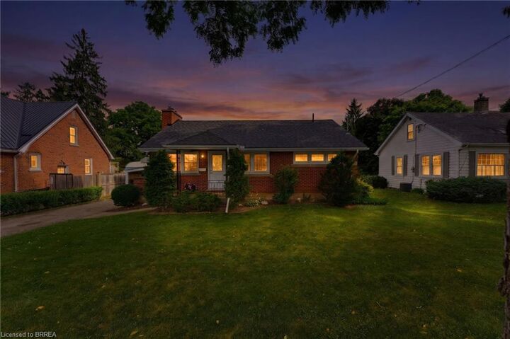 Property Photo: 84 Dundas Street W ON N3L 1G5