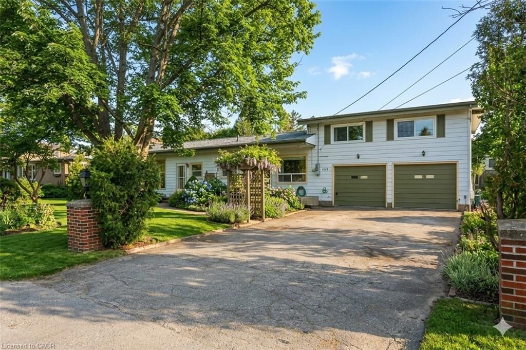 Property Photo: 405B Bartlett Avenue ON L3M 2N5