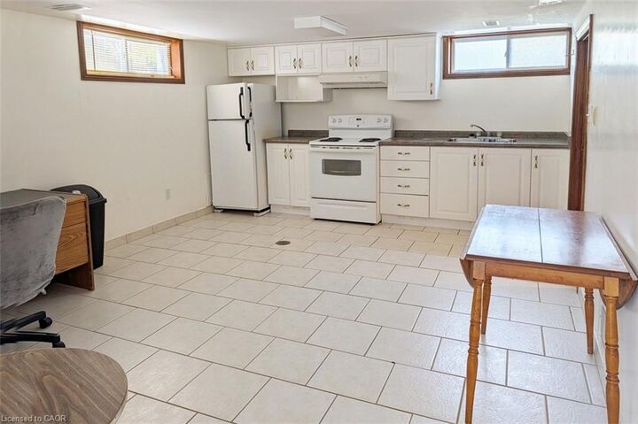 Property Photo:  98 Kipling Road 2  ON L8S 3X5 
