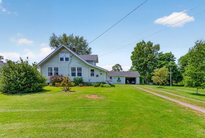 Property Photo:  204 Kelvin Road  PE C0B 1M0 
