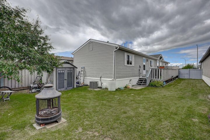 Property Photo: 8823 88C Street AB T8X 0G2