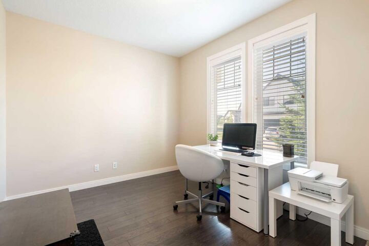 Property Photo:  214 Cooperswood Green SW  AB T4B 3Y6 