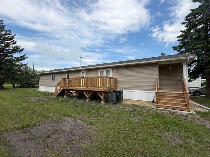 Property Photo: 2 6205 54 Street AB T4J 1M5