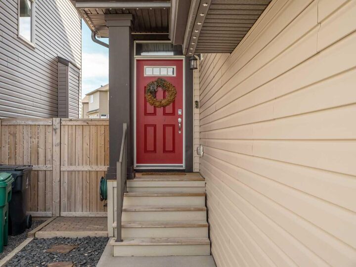 Property Photo: 386 Moonlight Way W AB T1J 5K1