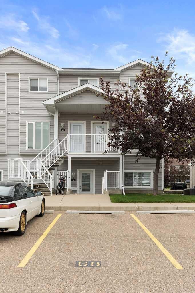 Property Photo: 68 Northlands Pointe NE AB T1C 0C5