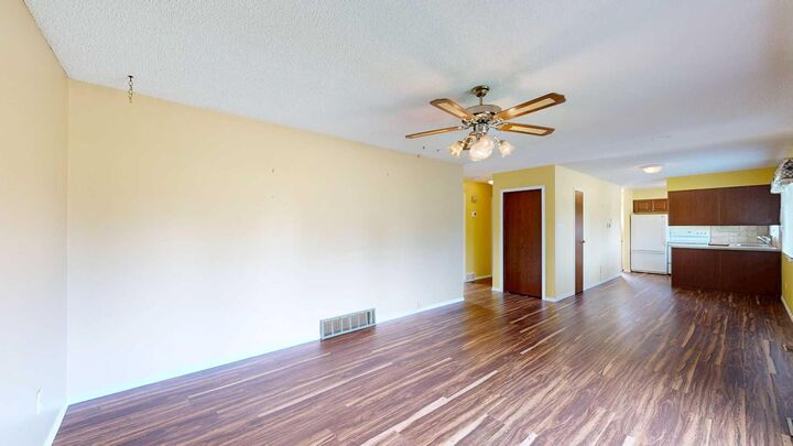 Property Photo:  4111 61 Street  AB T4K 1H1 