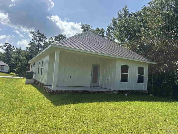 Property Photo:  2991 N 13th Ave  FL 32583 