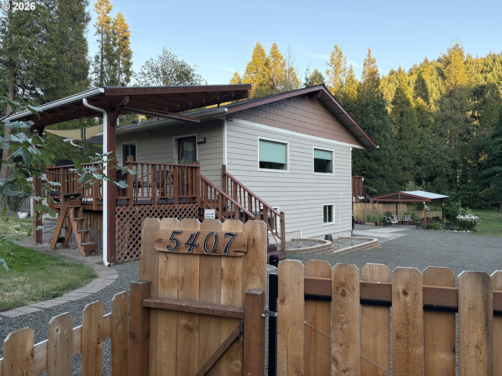 Property Photo:  5407 Buckhorn Rd  OR 97470 