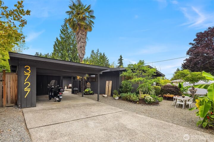 Property Photo: 3727 77th Place SE WA 98040
