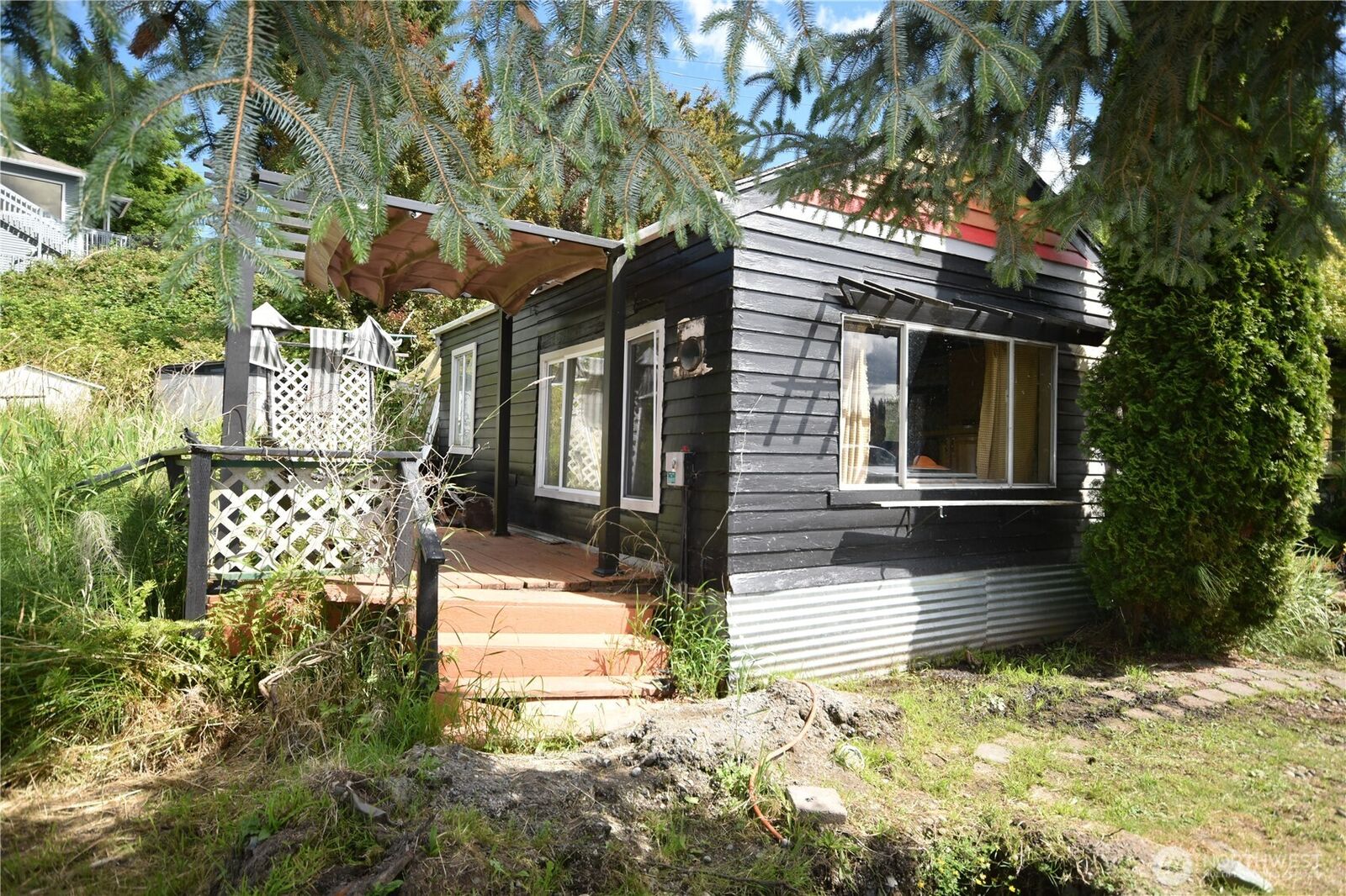Property Photo:  1647  Beach Drive E  WA 98366 