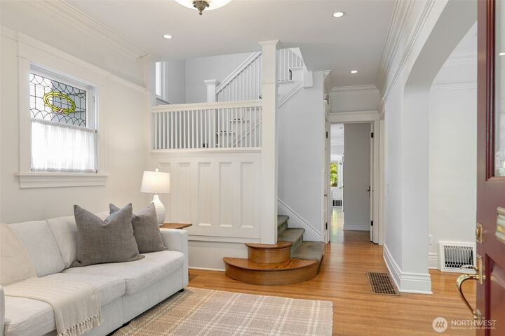 Property Photo:  1218  3rd Avenue W  WA 98119 