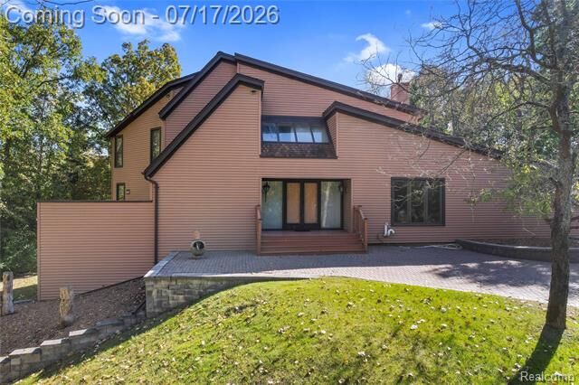 Property Photo: 5685 Paint Valley Drive MI 48306