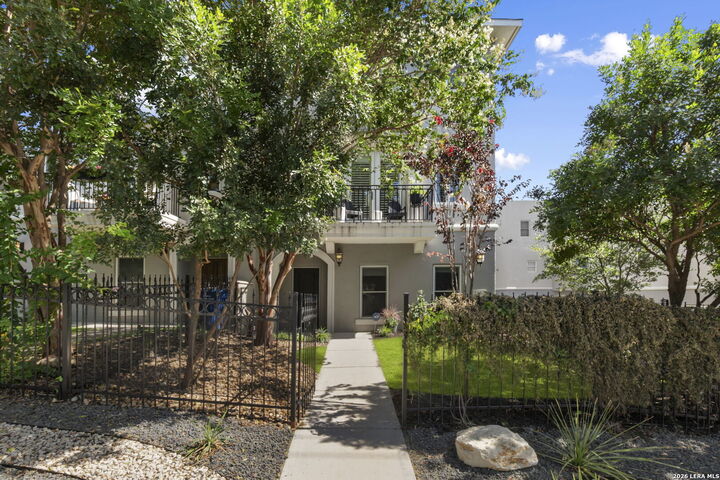 Property Photo:  215 E Mulberry Ave  TX 78212 