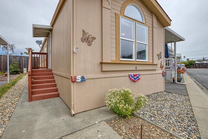 Property Photo: 1040 38th Avenue 9 CA 95062