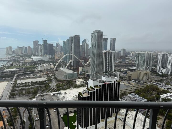 Property Photo: 1750 N Bayshore Dr 4912 FL 33132