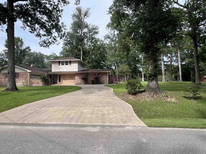Property Photo:  802 W  Wildwood  TX 77663 