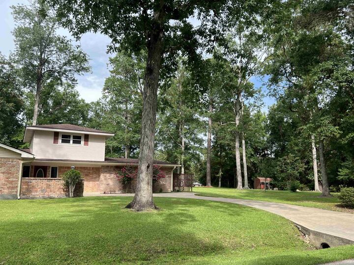 Property Photo:  802 W  Wildwood  TX 77663 