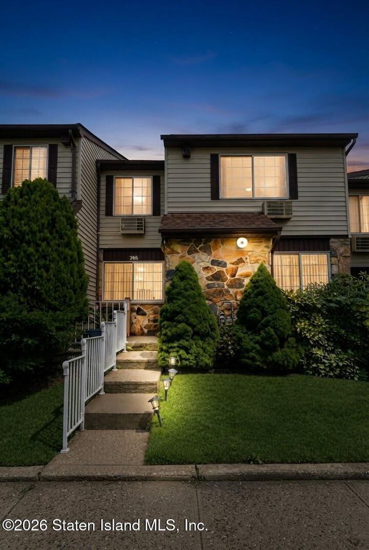Property Photo:  266 Corona Avenue  NY 10306 