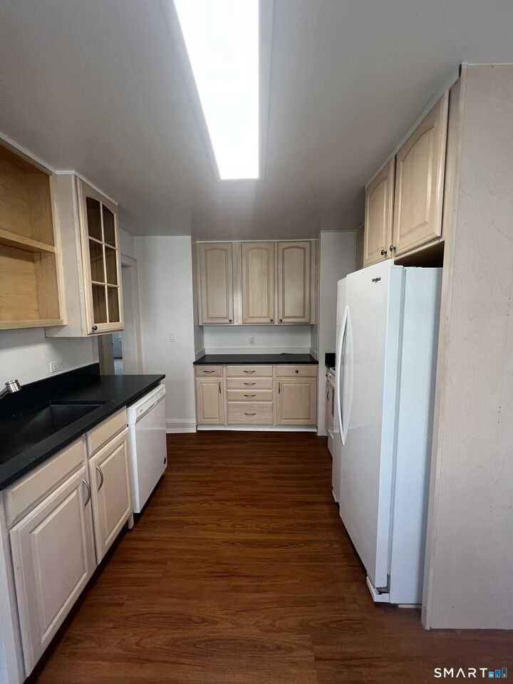 Property Photo:  225 Hamilton Avenue 1  CT 06830 