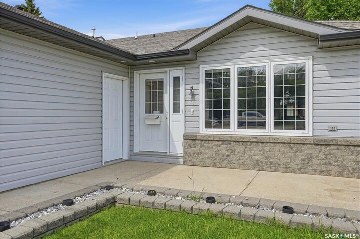 Property Photo: 910 1st Street W SK S0H 0B0