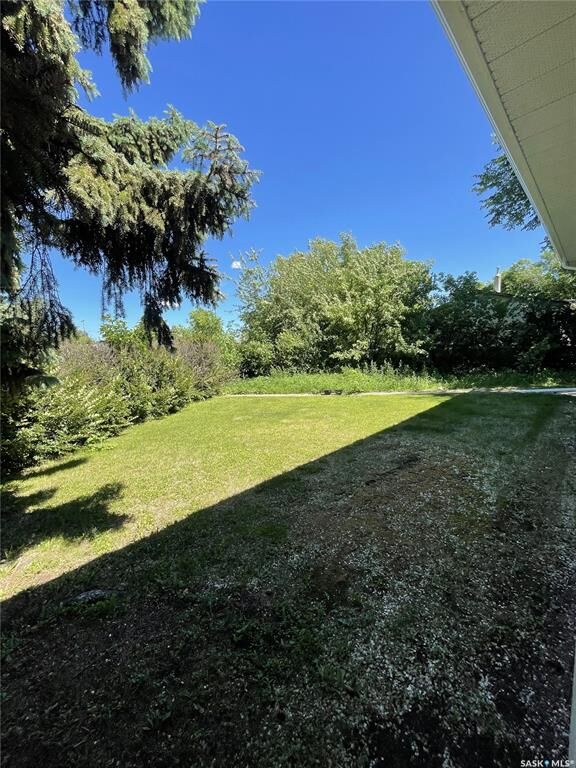 Property Photo: 2800 1st Avenue E SK S6V 2C8