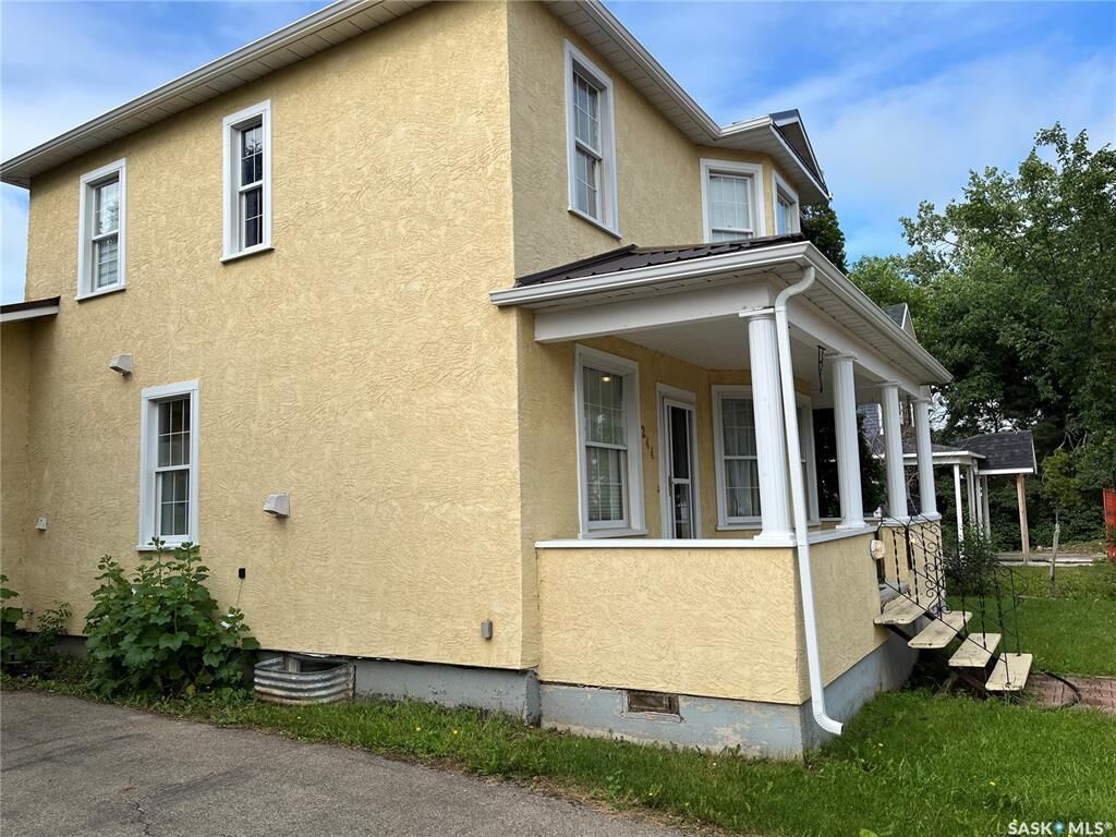 Property Photo:  244 1st Avenue E  SK S0H 1X0 