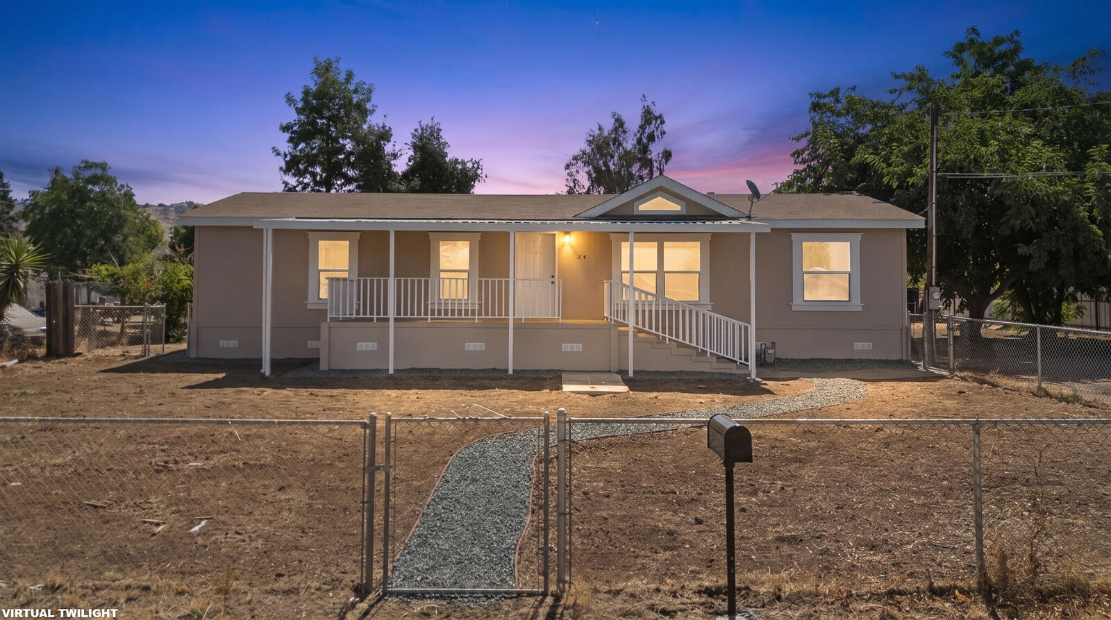 Property Photo: 214 Baxley Street CA 93257