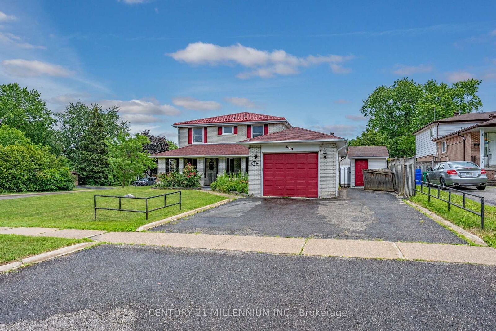 Property Photo: 683 Balmoral Drive ON L6T 1W8