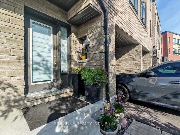 19 Woodstream Drive — photo 1